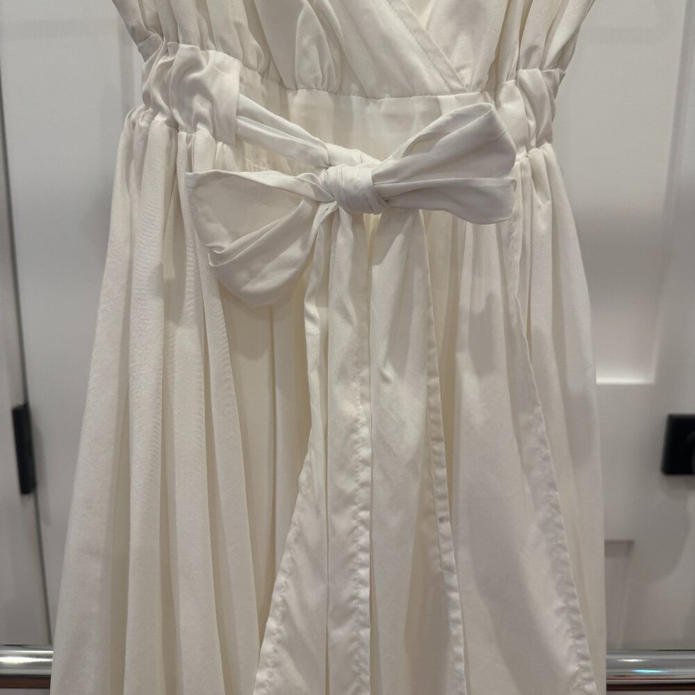 Diane Von Furstenberg White Faux Wrap Dress w/ Tie Waist, Size 6 - Picture 3 of 8